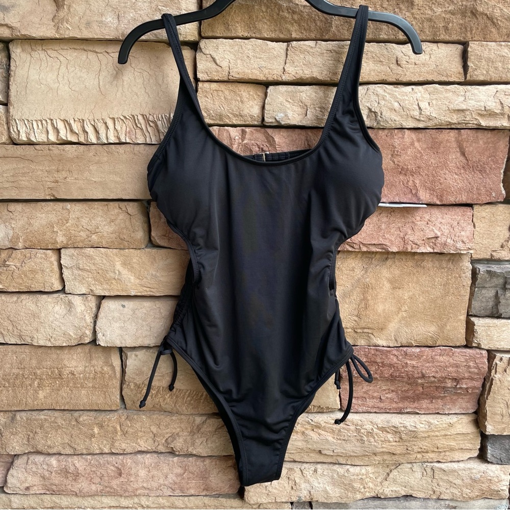 Hurley black side cut out cinch swimsuit NWT S, M, L, XL